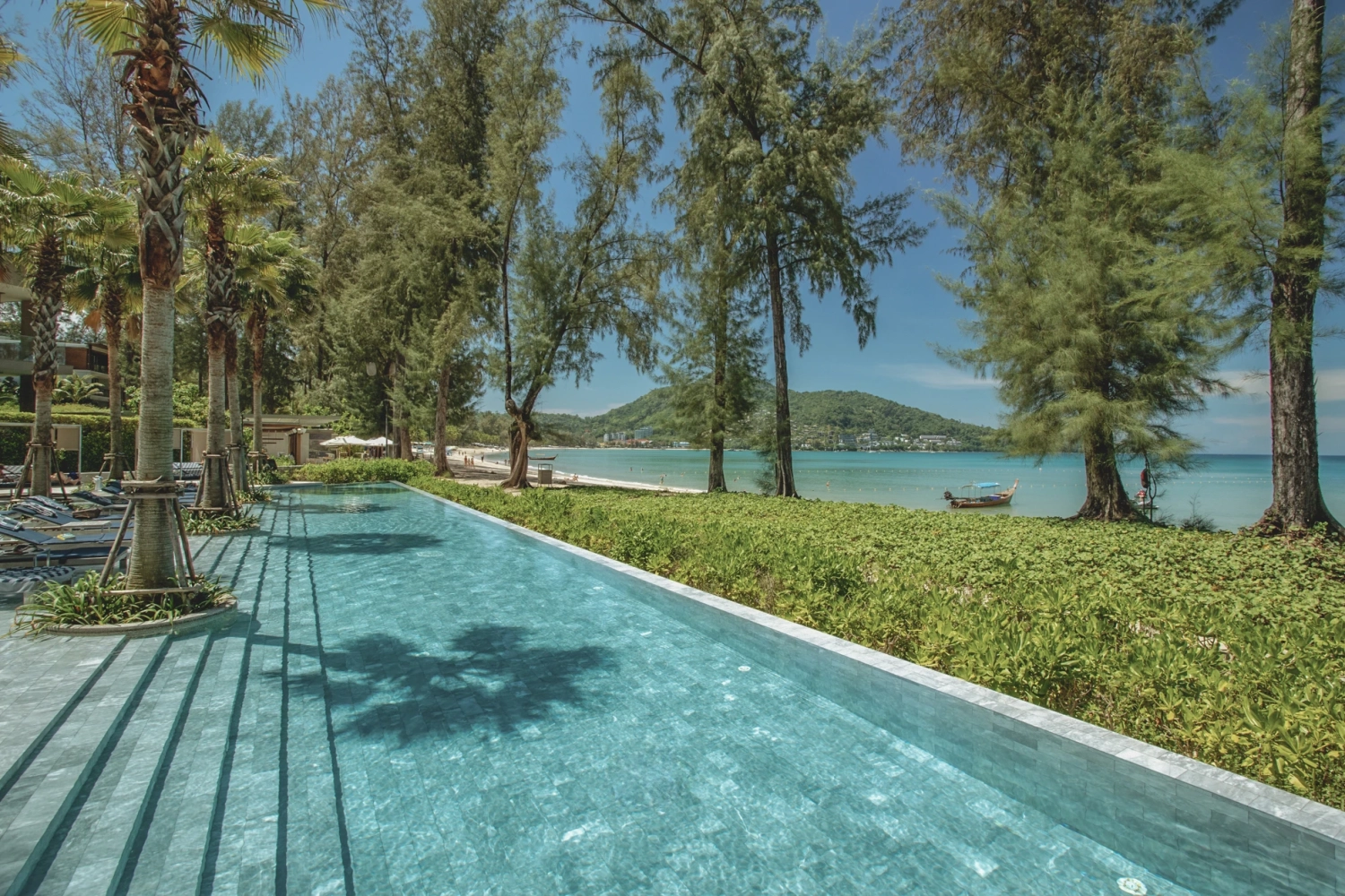 Garden & Infinity Pool